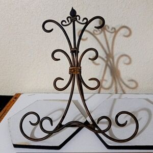 Metal Easel Table display holder.